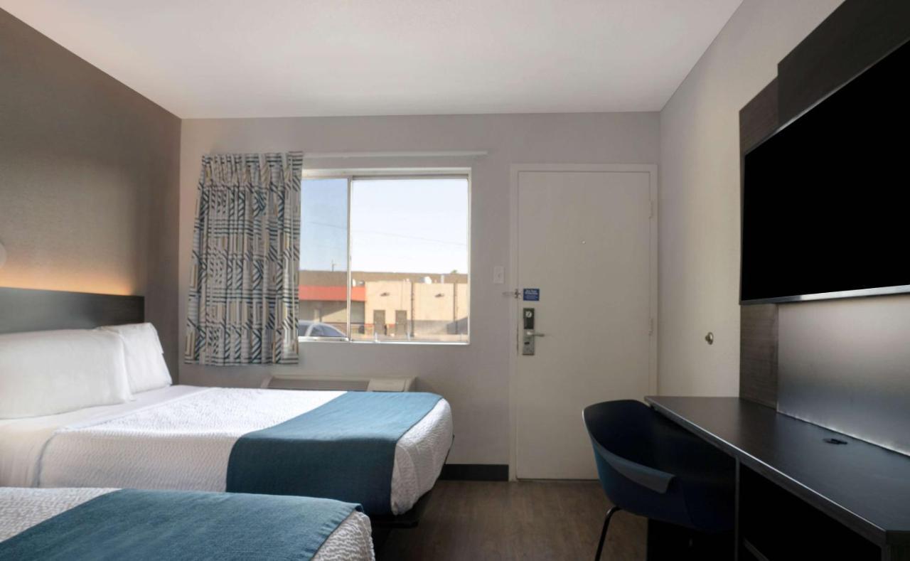 6-bakersfield, Ca - South Hotel 2*