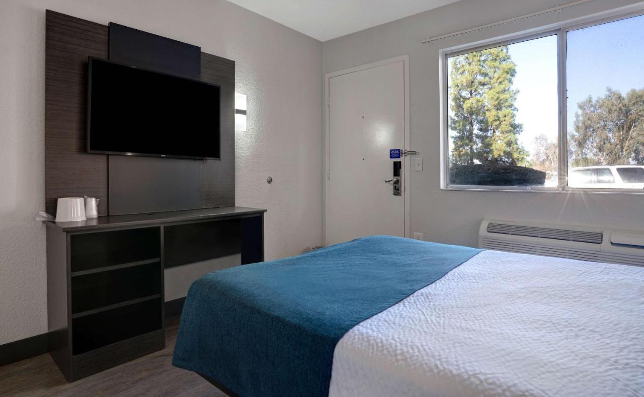 6-bakersfield, Ca - South Hotel 2*