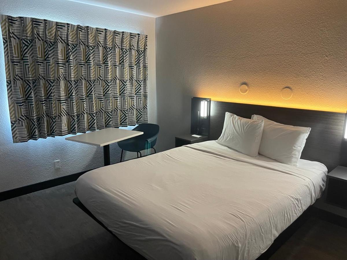 6-bakersfield, Ca - South 3* Bakersfield