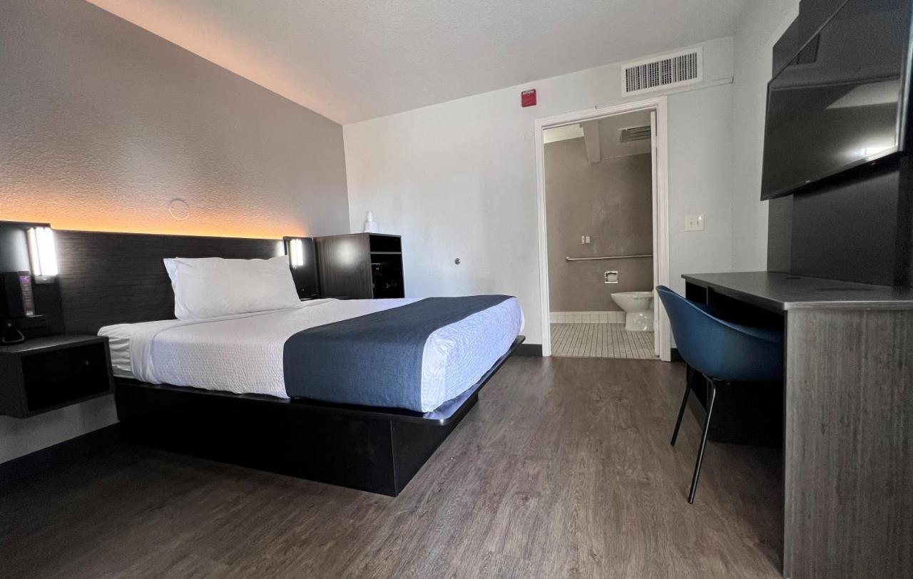 6-bakersfield, Ca - South 3* Bakersfield