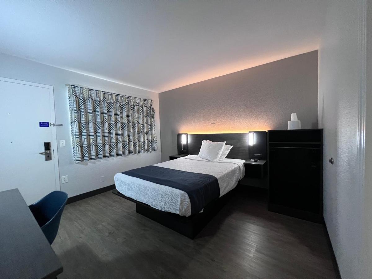 6-bakersfield, Ca - South 3* Bakersfield