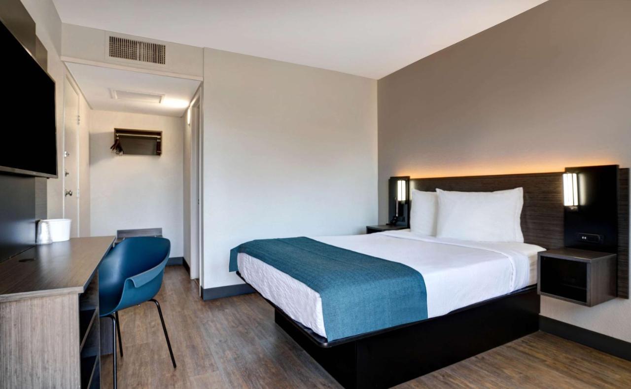 6-bakersfield, Ca - South Hotel
