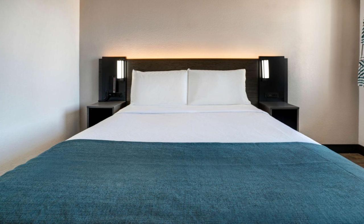 6-bakersfield, Ca - South 3* Bakersfield