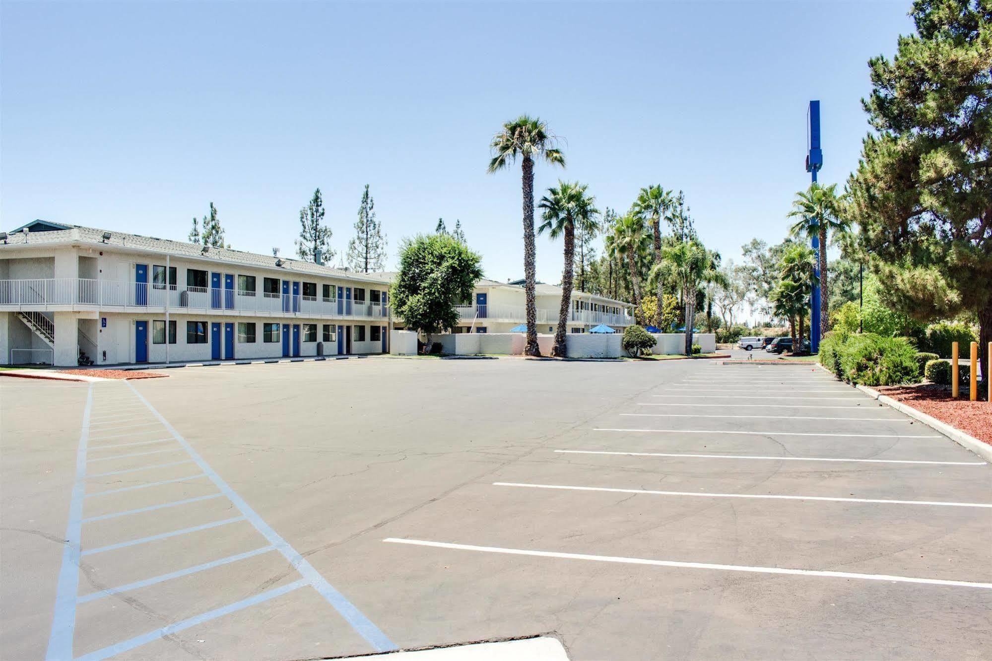 6-bakersfield, Ca - South 3* Bakersfield