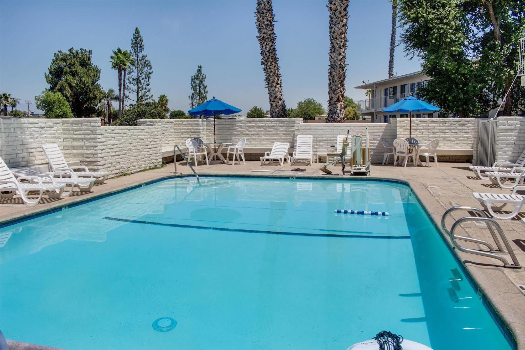 Hotel 6-bakersfield, Ca - South 3*