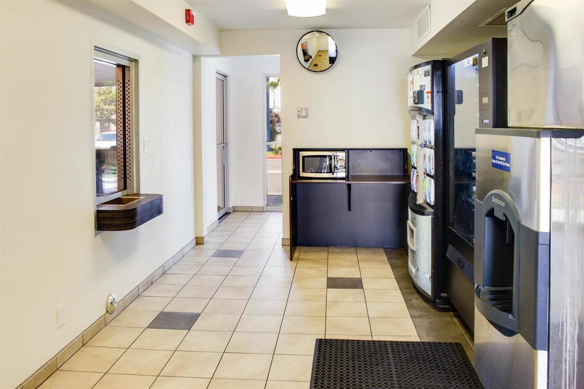 6-bakersfield, Ca - South 3* Bakersfield